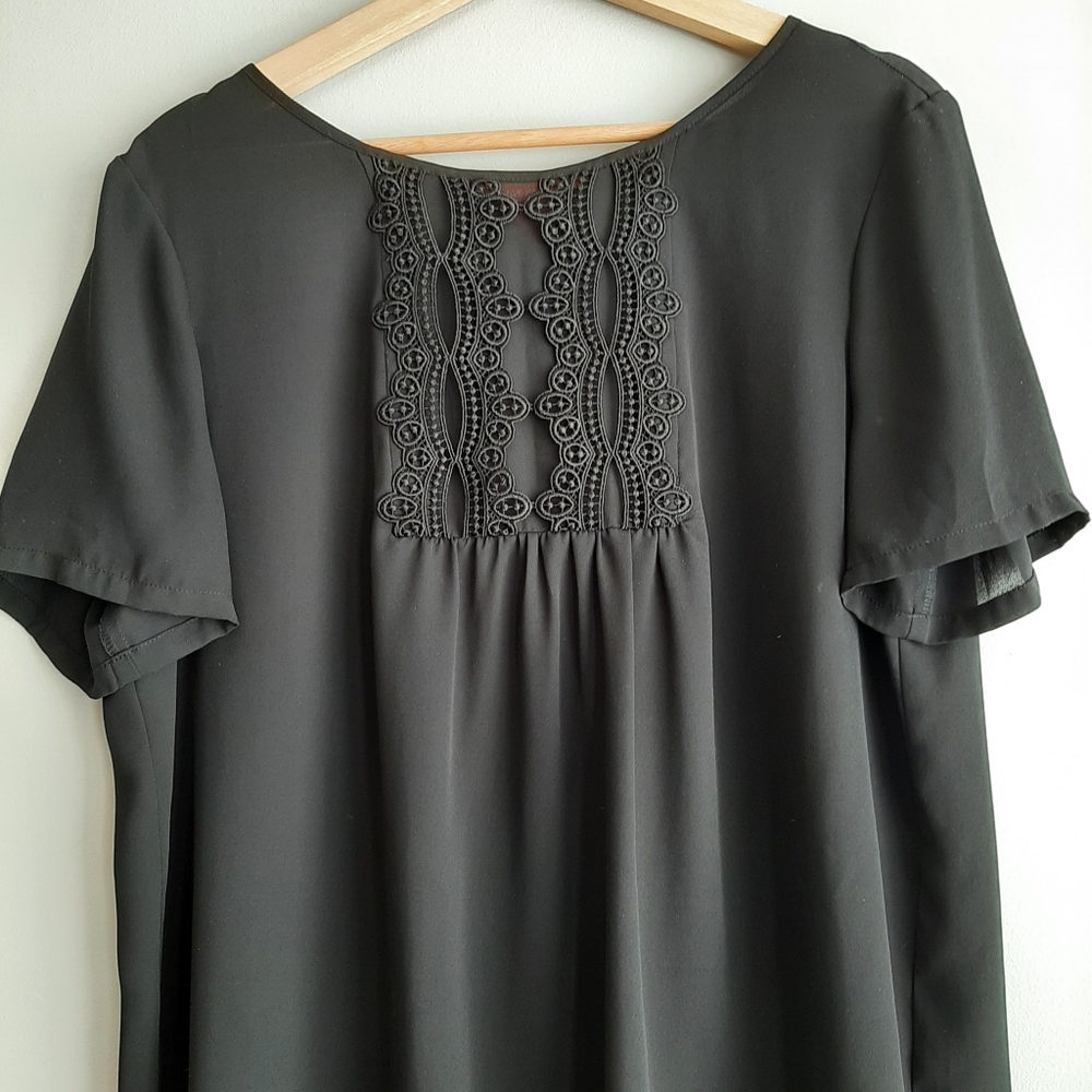 JOE FRESH Lace Detail Semi-Sheer Light Flowy Blouse Top High-Low Hem Black Sz L - Picture 2 of 11